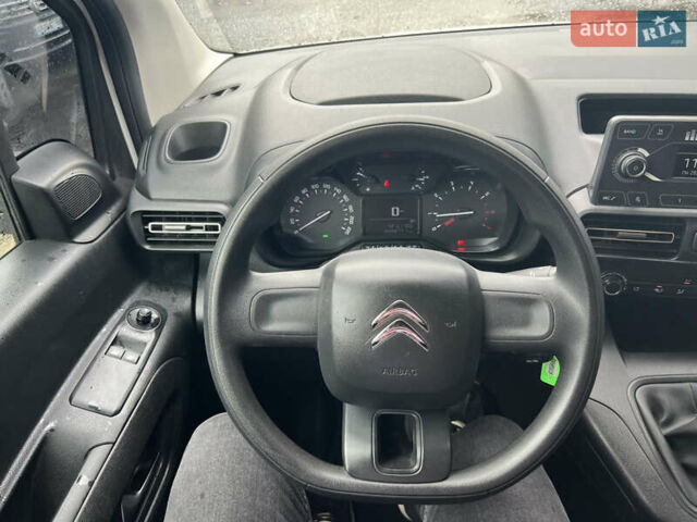 Ситроен Берлинго 2021 в Киеве на Automoto.ua Белый Ситроен Берлинго, объемом двигателя 1.56 л и пробегом 99 тыс. км за 19189 $, фото 14 на Automoto.ua