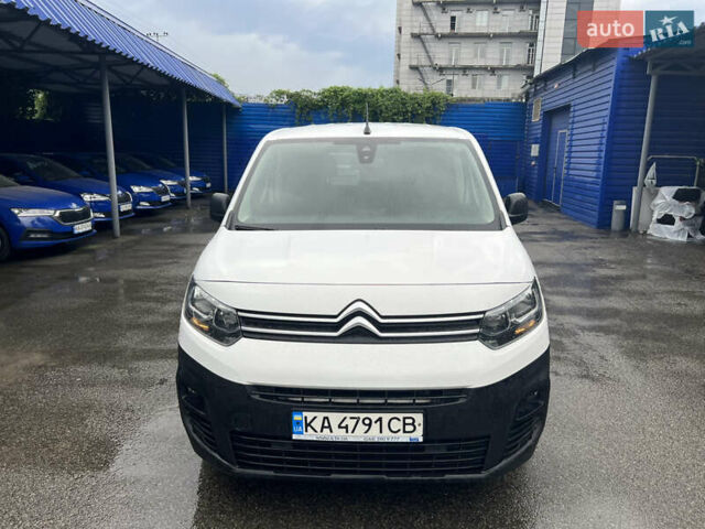 Ситроен Берлинго 2021 в Киеве на Automoto.ua Белый Ситроен Берлинго, объемом двигателя 1.56 л и пробегом 99 тыс. км за 19189 $, фото 1 на Automoto.ua