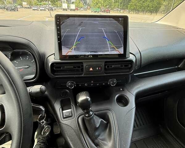 Белый Ситроен Берлинго, объемом двигателя 1.5 л и пробегом 136 тыс. км за 15900 $, фото 11 на Automoto.ua