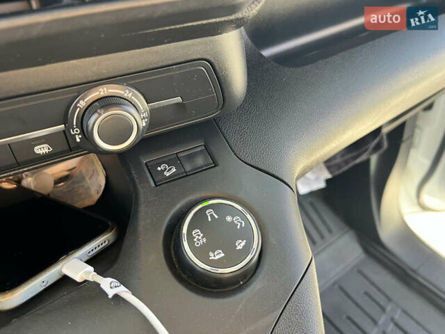 Белый Ситроен Берлинго, объемом двигателя 1.5 л и пробегом 235 тыс. км за 11600 $, фото 31 на Automoto.ua