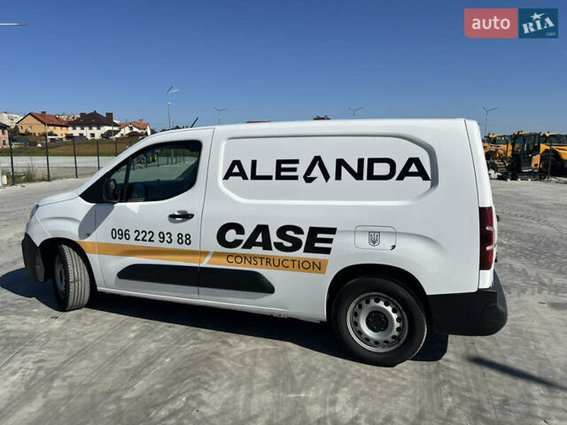 Белый Ситроен Берлинго, объемом двигателя 1.5 л и пробегом 235 тыс. км за 11600 $, фото 6 на Automoto.ua