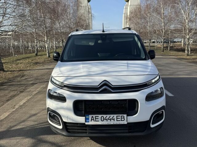 Білий Сітроен Берлінго, об'ємом двигуна 1.5 л та пробігом 90 тис. км за 24444 $, фото 7 на Automoto.ua