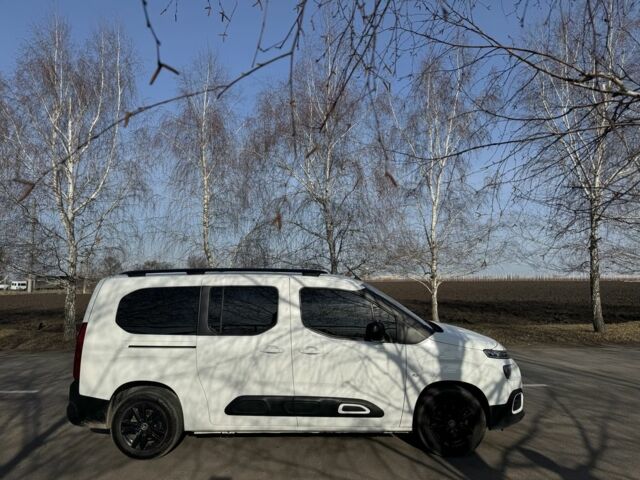 Білий Сітроен Берлінго, об'ємом двигуна 1.5 л та пробігом 90 тис. км за 24444 $, фото 1 на Automoto.ua