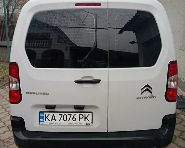Белый Ситроен Берлинго, объемом двигателя 1.5 л и пробегом 47 тыс. км за 20900 $, фото 3 на Automoto.ua