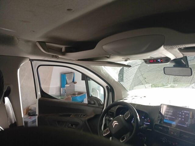 Белый Ситроен Берлинго, объемом двигателя 1.5 л и пробегом 40 тыс. км за 5000 $, фото 19 на Automoto.ua