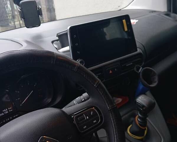 Белый Ситроен Берлинго, объемом двигателя 1.5 л и пробегом 47 тыс. км за 20900 $, фото 22 на Automoto.ua