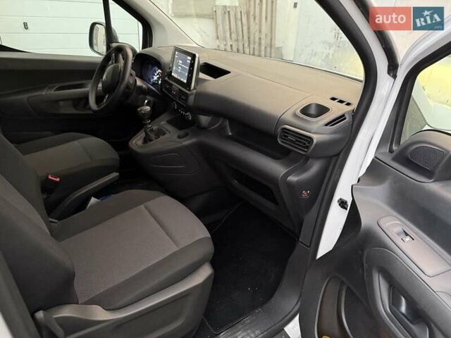 Білий Сітроен Берлінго, об'ємом двигуна 1.5 л та пробігом 4 тис. км за 16857 $, фото 7 на Automoto.ua