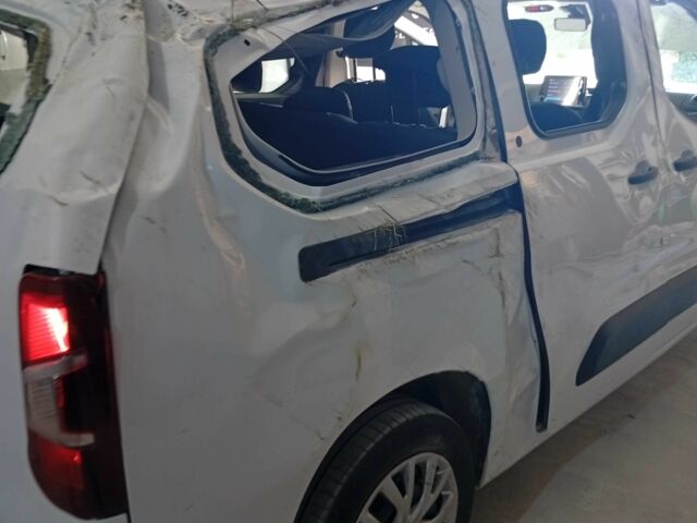 Белый Ситроен Берлинго, объемом двигателя 1.5 л и пробегом 40 тыс. км за 5000 $, фото 13 на Automoto.ua