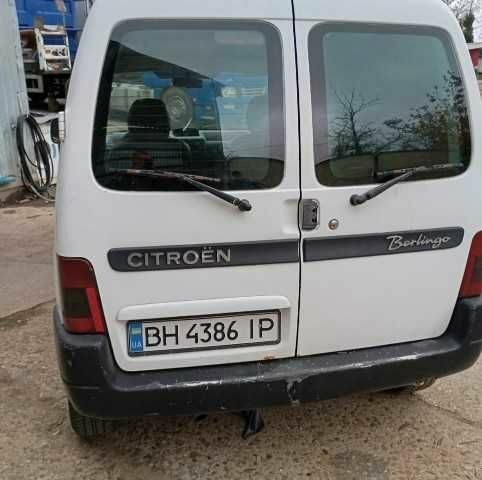 Белый Ситроен Берлинго, объемом двигателя 2 л и пробегом 290 тыс. км за 2500 $, фото 1 на Automoto.ua