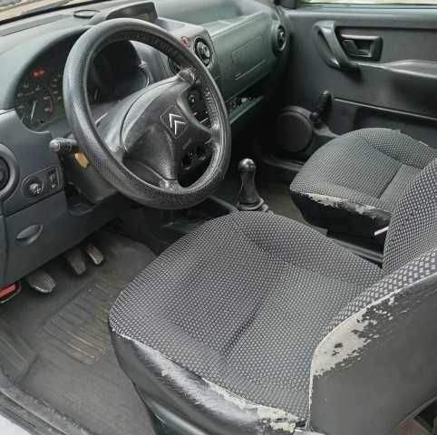 Белый Ситроен Берлинго, объемом двигателя 2 л и пробегом 290 тыс. км за 2500 $, фото 5 на Automoto.ua