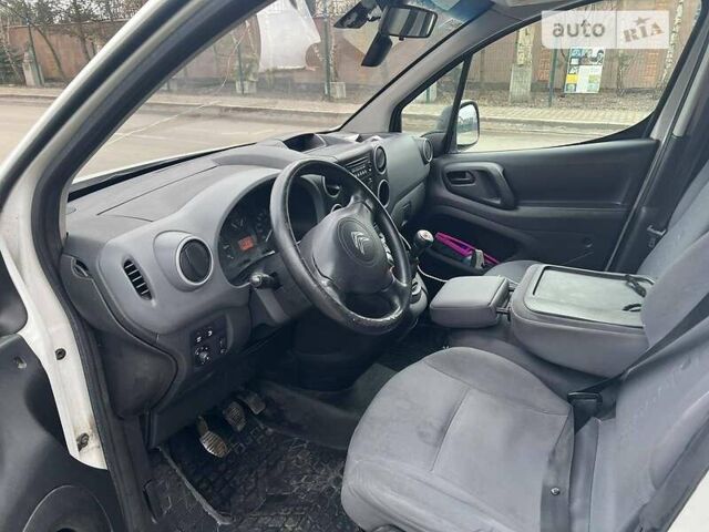 Білий Сітроен Берлінго, об'ємом двигуна 1.6 л та пробігом 494 тис. км за 4500 $, фото 2 на Automoto.ua