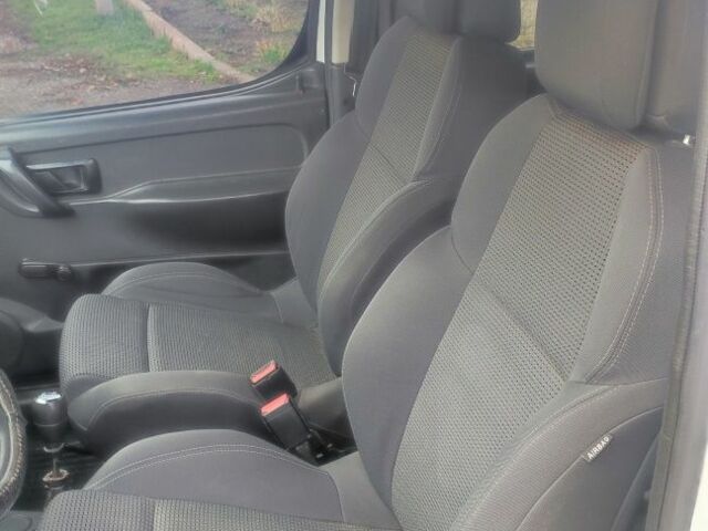 Белый Ситроен Берлинго, объемом двигателя 1.9 л и пробегом 508 тыс. км за 3200 $, фото 9 на Automoto.ua