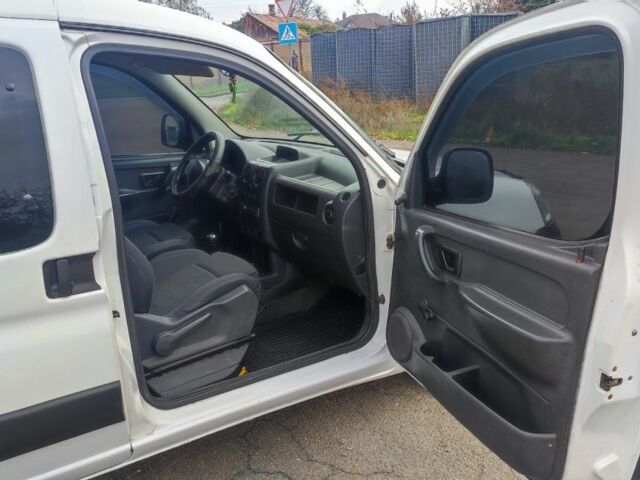 Белый Ситроен Берлинго, объемом двигателя 1.9 л и пробегом 508 тыс. км за 3200 $, фото 10 на Automoto.ua