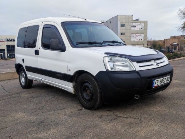 Белый Ситроен Берлинго, объемом двигателя 1.9 л и пробегом 508 тыс. км за 3200 $, фото 2 на Automoto.ua