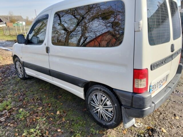 Белый Ситроен Берлинго, объемом двигателя 1.6 л и пробегом 197 тыс. км за 3500 $, фото 4 на Automoto.ua