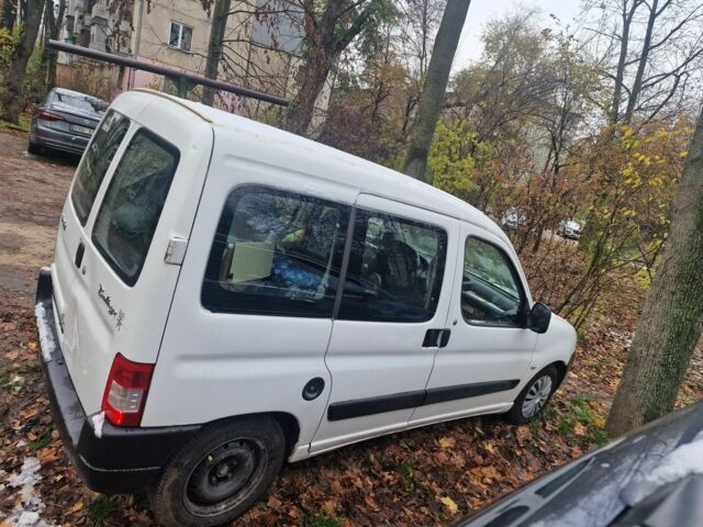 Белый Ситроен Берлинго, объемом двигателя 1.9 л и пробегом 353 тыс. км за 4000 $, фото 3 на Automoto.ua