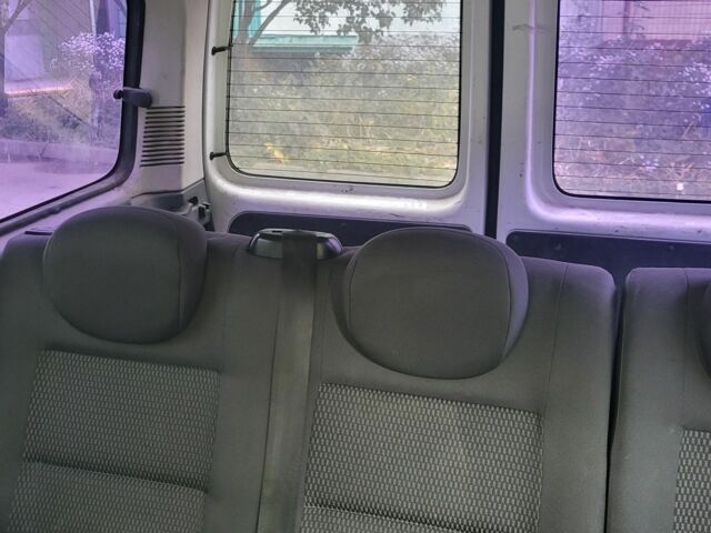 Белый Ситроен Берлинго, объемом двигателя 1.4 л и пробегом 300 тыс. км за 4500 $, фото 4 на Automoto.ua