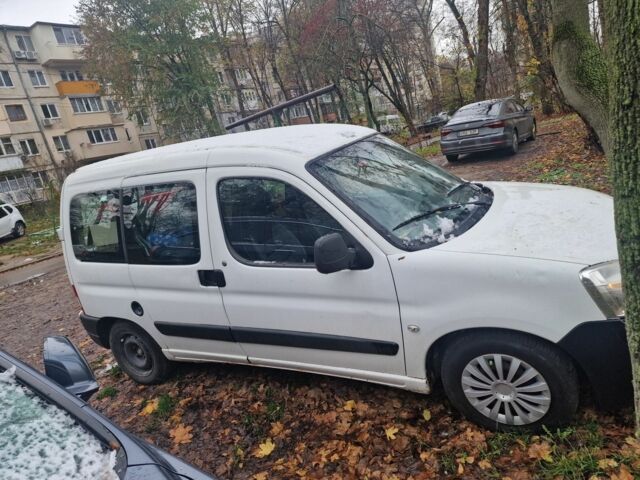 Белый Ситроен Берлинго, объемом двигателя 1.9 л и пробегом 353 тыс. км за 4000 $, фото 4 на Automoto.ua