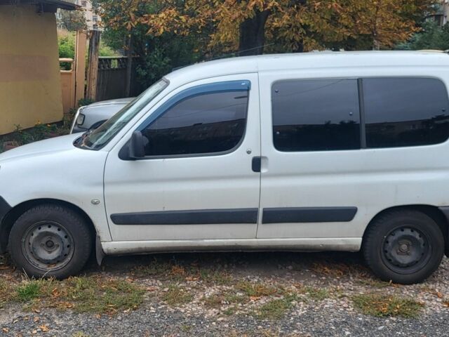 Белый Ситроен Берлинго, объемом двигателя 1.4 л и пробегом 300 тыс. км за 4500 $, фото 2 на Automoto.ua