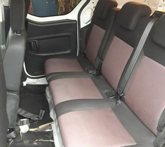 Белый Ситроен Берлинго, объемом двигателя 1.6 л и пробегом 190 тыс. км за 6800 $, фото 3 на Automoto.ua