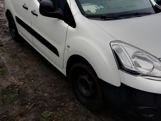 Белый Ситроен Берлинго, объемом двигателя 1.6 л и пробегом 260 тыс. км за 5500 $, фото 6 на Automoto.ua