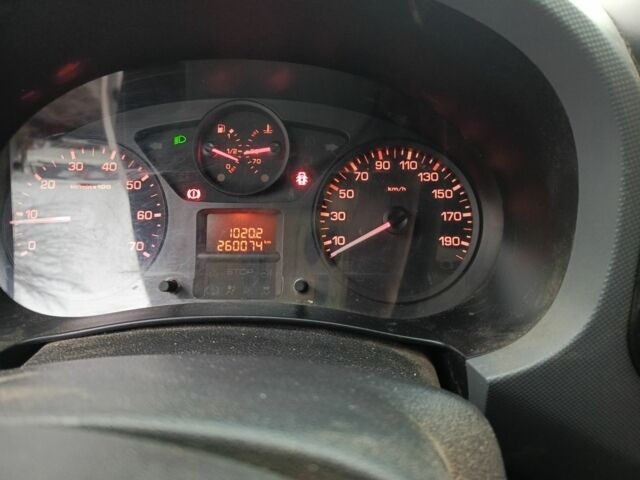 Белый Ситроен Берлинго, объемом двигателя 1.6 л и пробегом 260 тыс. км за 5500 $, фото 8 на Automoto.ua