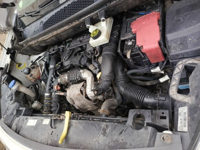 Белый Ситроен Берлинго, объемом двигателя 1.6 л и пробегом 260 тыс. км за 5500 $, фото 4 на Automoto.ua