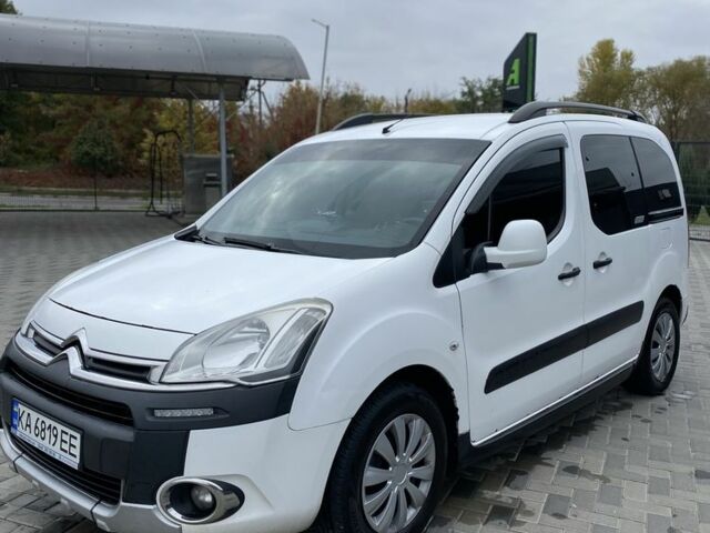 Белый Ситроен Берлинго, объемом двигателя 1.6 л и пробегом 235 тыс. км за 8150 $, фото 2 на Automoto.ua