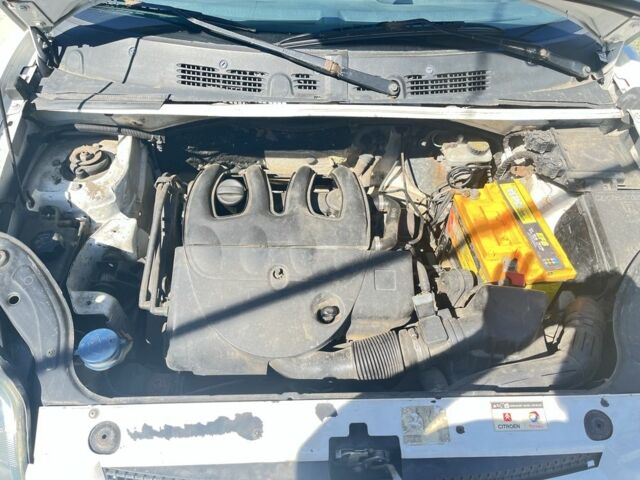 Белый Ситроен Берлинго, объемом двигателя 1.9 л и пробегом 331 тыс. км за 3200 $, фото 4 на Automoto.ua