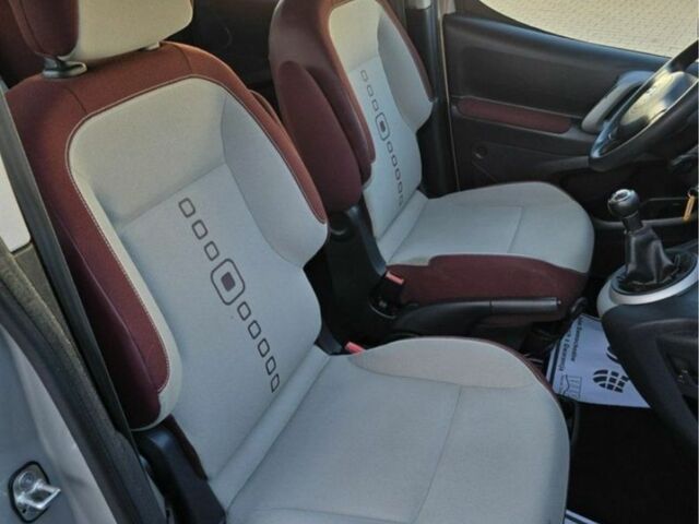 Бежевий Сітроен Берлінго, об'ємом двигуна 1.56 л та пробігом 211 тис. км за 5299 $, фото 10 на Automoto.ua