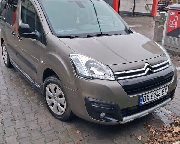 Бежевый Ситроен Берлинго, объемом двигателя 1.6 л и пробегом 79 тыс. км за 12000 $, фото 1 на Automoto.ua