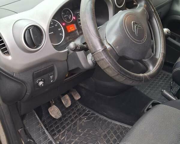 Бежевый Ситроен Берлинго, объемом двигателя 1.6 л и пробегом 79 тыс. км за 12000 $, фото 8 на Automoto.ua