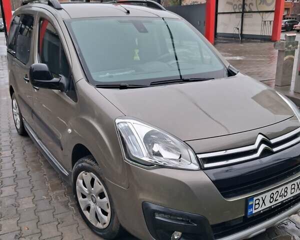 Бежевый Ситроен Берлинго, объемом двигателя 1.6 л и пробегом 79 тыс. км за 12000 $, фото 7 на Automoto.ua