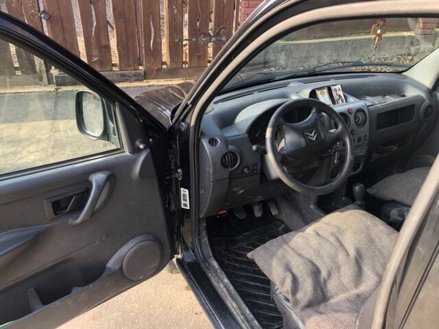 Ситроен Берлинго 2005 в Ивано-Франковске на Automoto.ua Черный Ситроен Берлинго, объемом двигателя 2 л и пробегом 225 тыс. км за 3600 $, фото 7 на Automoto.ua