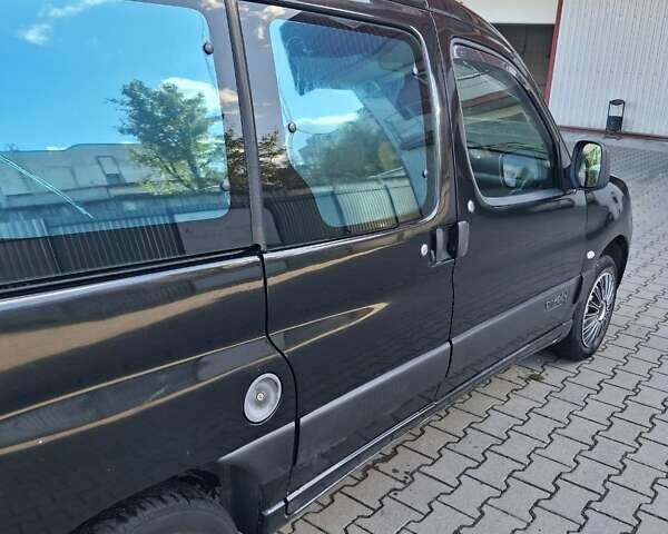 Черный Ситроен Берлинго, объемом двигателя 1.36 л и пробегом 240 тыс. км за 3400 $, фото 2 на Automoto.ua