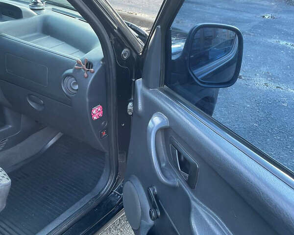 Чорний Сітроен Берлінго, об'ємом двигуна 2 л та пробігом 305 тис. км за 4000 $, фото 6 на Automoto.ua