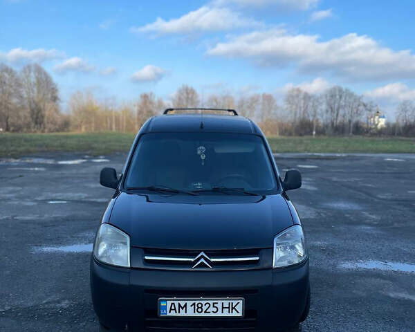 Чорний Сітроен Берлінго, об'ємом двигуна 2 л та пробігом 305 тис. км за 4000 $, фото 2 на Automoto.ua