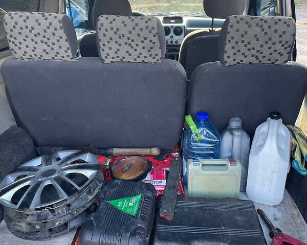 Чорний Сітроен Берлінго, об'ємом двигуна 2 л та пробігом 305 тис. км за 4000 $, фото 10 на Automoto.ua