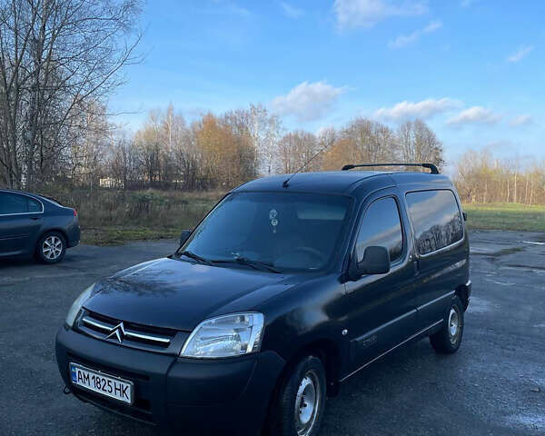 Чорний Сітроен Берлінго, об'ємом двигуна 2 л та пробігом 305 тис. км за 4000 $, фото 1 на Automoto.ua