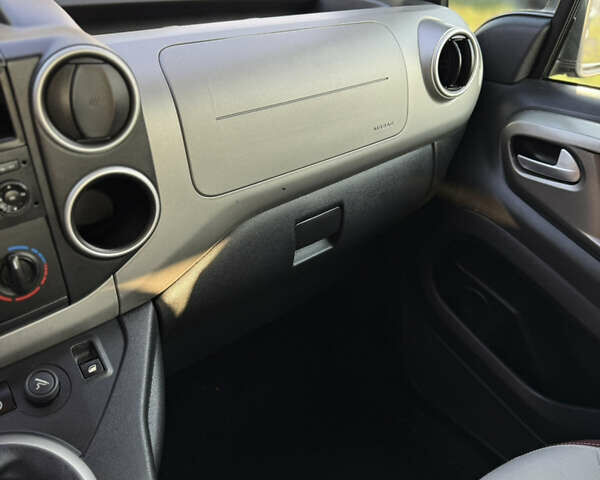 Чорний Сітроен Берлінго, об'ємом двигуна 1.6 л та пробігом 220 тис. км за 7450 $, фото 99 на Automoto.ua