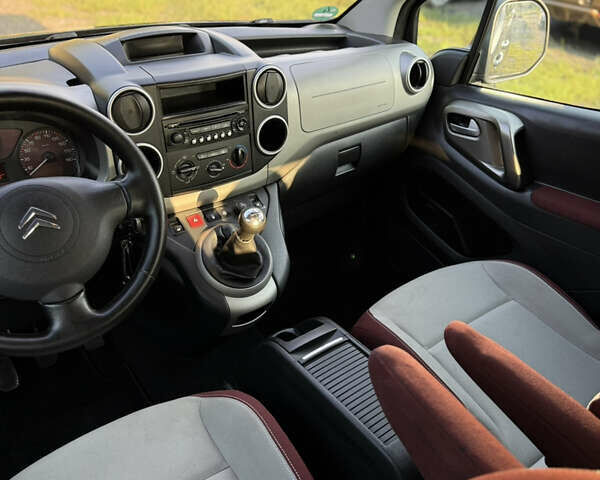 Чорний Сітроен Берлінго, об'ємом двигуна 1.6 л та пробігом 220 тис. км за 7450 $, фото 105 на Automoto.ua