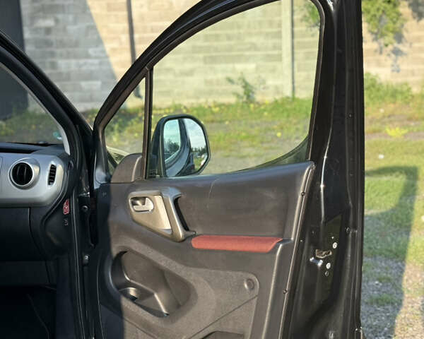 Чорний Сітроен Берлінго, об'ємом двигуна 1.6 л та пробігом 220 тис. км за 7450 $, фото 90 на Automoto.ua