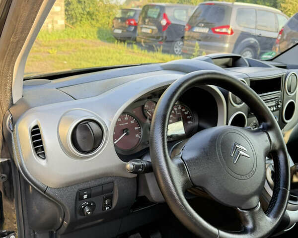 Чорний Сітроен Берлінго, об'ємом двигуна 1.6 л та пробігом 220 тис. км за 7450 $, фото 95 на Automoto.ua