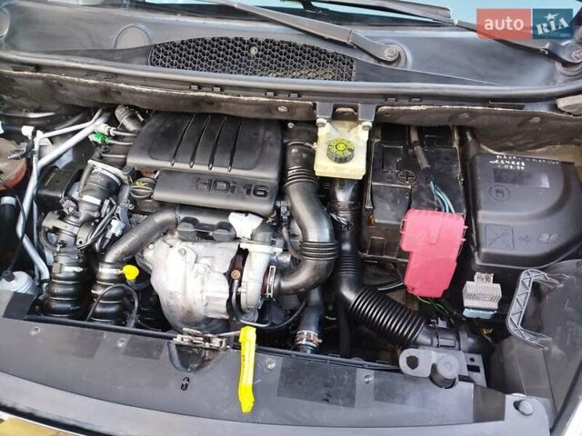 Черный Ситроен Берлинго, объемом двигателя 1.6 л и пробегом 283 тыс. км за 6100 $, фото 27 на Automoto.ua