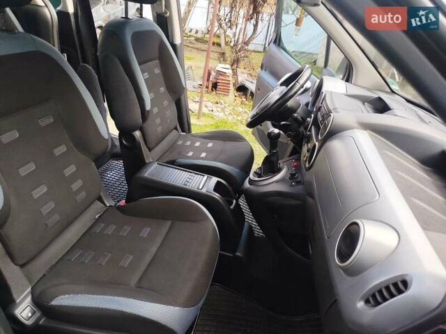 Черный Ситроен Берлинго, объемом двигателя 1.6 л и пробегом 283 тыс. км за 6100 $, фото 26 на Automoto.ua