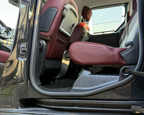 Чорний Сітроен Берлінго, об'ємом двигуна 1.6 л та пробігом 220 тис. км за 7450 $, фото 133 на Automoto.ua