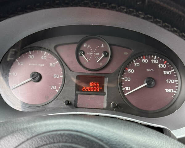 Черный Ситроен Берлинго, объемом двигателя 1.6 л и пробегом 228 тыс. км за 6000 $, фото 15 на Automoto.ua