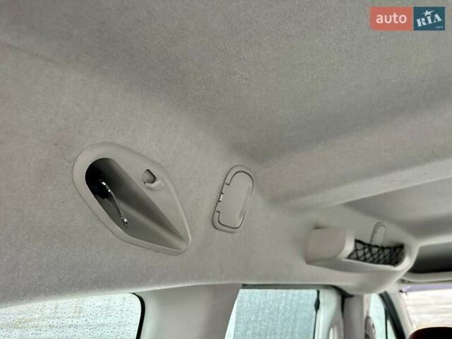 Чорний Сітроен Берлінго, об'ємом двигуна 1.6 л та пробігом 220 тис. км за 7950 $, фото 37 на Automoto.ua