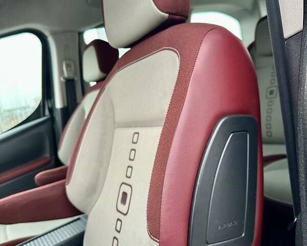 Чорний Сітроен Берлінго, об'ємом двигуна 1.6 л та пробігом 220 тис. км за 7950 $, фото 61 на Automoto.ua