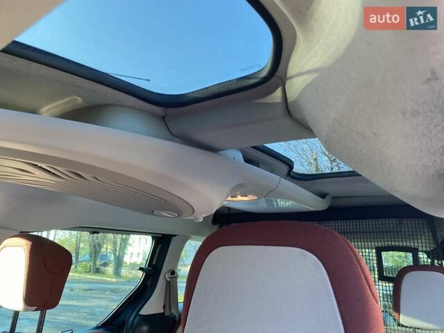 Черный Ситроен Берлинго, объемом двигателя 1.6 л и пробегом 169 тыс. км за 7399 $, фото 25 на Automoto.ua